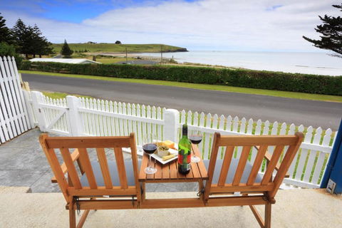 At The Beach & Not Quite At The Beach Holiday Cottages Stanley - Holiday Sunshine Coast 6