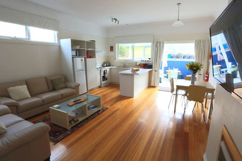 At The Beach & Not Quite At The Beach Holiday Cottages Stanley - Holiday Sunshine Coast 5