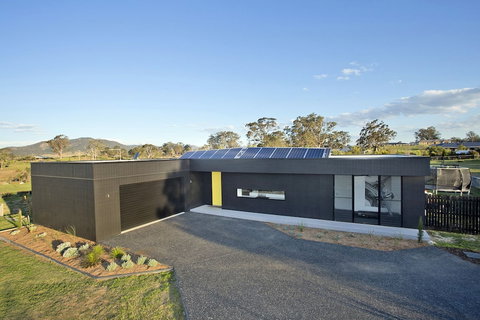 Zebula Gloucester - Holiday Sunshine Coast 1