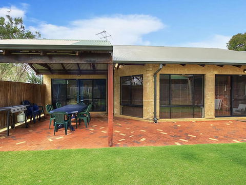 Holiday On The Terrace - Holiday Sunshine Coast 4
