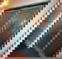 Mitchell River Tavern - Holiday Sunshine Coast