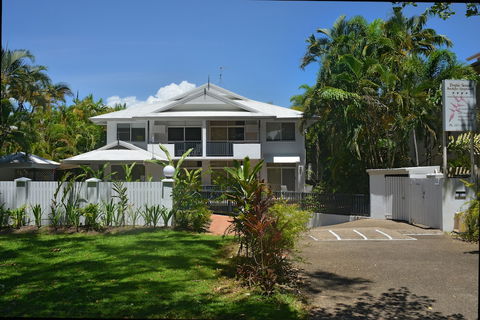 Seascape Holidays - Tropic Sands - Sunshine Coast Tourism 0
