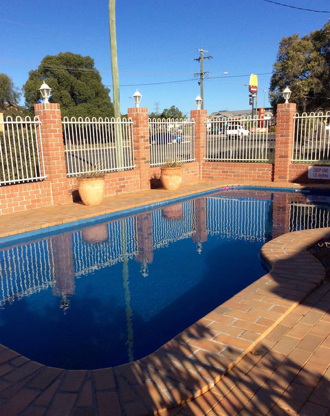 Roma Mid Town Motor Inn - Sunshine Coast Tourism 1