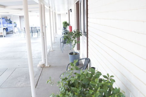 Charleville Motel - Sunshine Coast Tourism 1