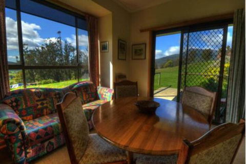 Plovers Ridge Country Retreat - Holiday Sunshine Coast 4