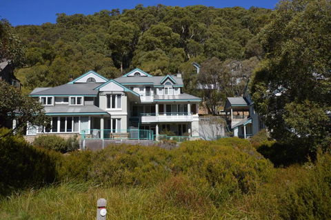 Aspect 2 - Sunshine Coast Tourism 1
