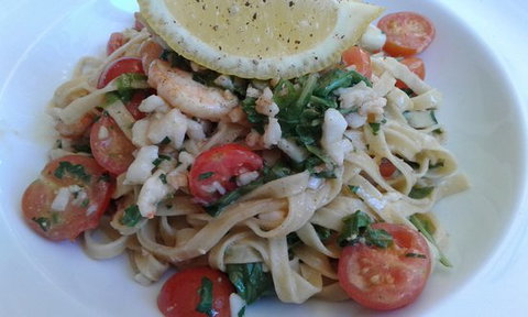 Bond Cafe - Holiday Sunshine Coast 0