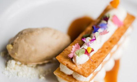 Garden Court Restaurant - Holiday Sunshine Coast 6
