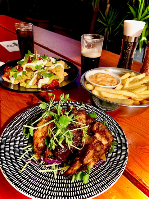 Republic Bar & Cafe - Holiday Sunshine Coast 2