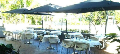 Loading Zone - Holiday Sunshine Coast 1