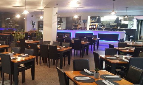 NINE 50 Restaurant & Bar - Holiday Sunshine Coast 7