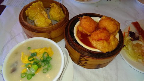 Gold Leaf Restaurant - Sunshine Coast Tourism 0