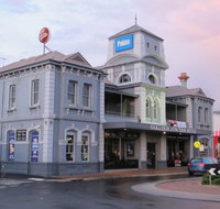 Oakleigh Junction Hotel - Sunshine Coast Tourism