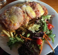 Pig  Whistle Tavern - Holiday Sunshine Coast