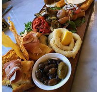 Manhattan in Mornington - Sunshine Coast Tourism