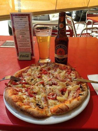 Pizza Cafe At The Grand - Sunshine Coast Tourism 0