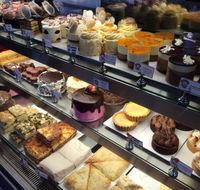Wooden Spoon Cakes - Holiday Sunshine Coast