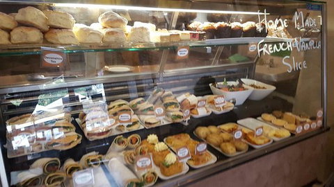 Chocolate Dragonfly - Sunshine Coast Tourism 0