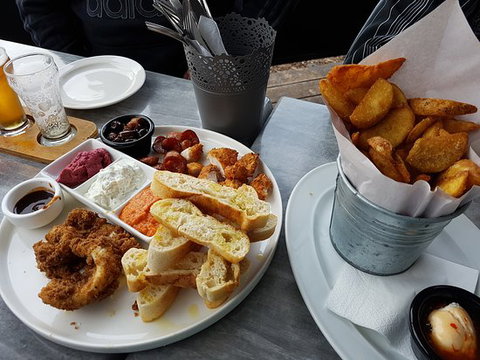 Rusty Water Brewery Restaurant & Bar - Sunshine Coast Tourism 0