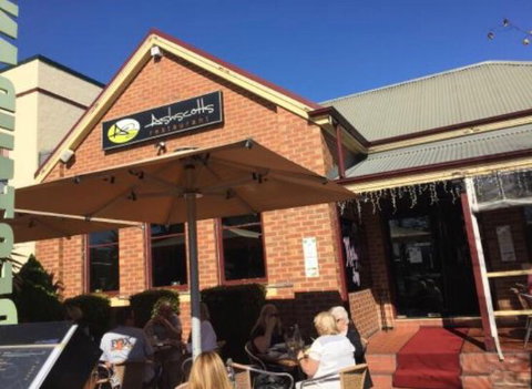 Sandros Cafe And Restaurant Bar - Sunshine Coast Tourism 0