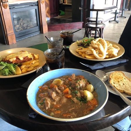 McDaids Irish Pub - Sunshine Coast Tourism 0
