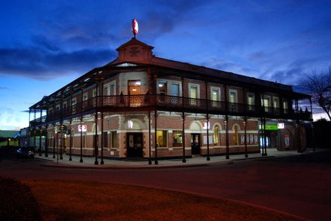 The Grand Terminus Hotel - Sunshine Coast Tourism 0