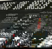 OAKS ON MELBA - Sunshine Coast Tourism