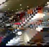 Turn Back Time Cafe - Holiday Sunshine Coast