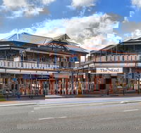 The Mile End - Holiday Sunshine Coast