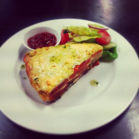 Albert's Cafe - Holiday Sunshine Coast 0