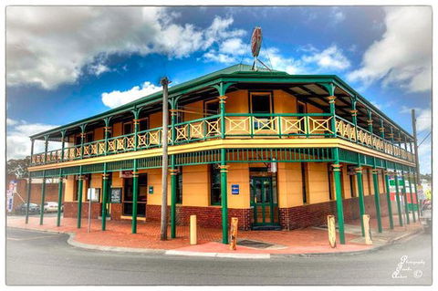 Austral Hotel - Restaurant - Sunshine Coast Tourism 0