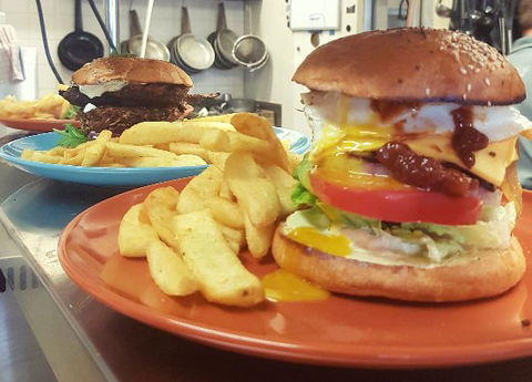 Morgans Bar And Grill - Sunshine Coast Tourism 0