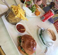 Supreme Bar and Restaurant - Sunshine Coast Tourism