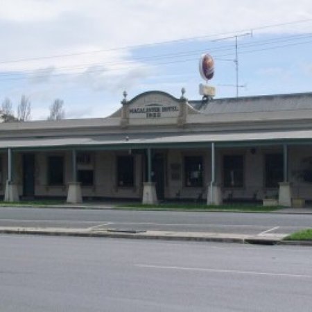 Macalister Hotel - Holiday Sunshine Coast 0