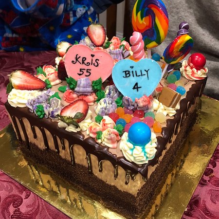 Makan Cafesserie - Holiday Sunshine Coast 0