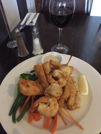 Restaurant Hampden Hotel - Sunshine Coast Tourism 0