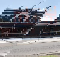 Royal Hotel - Holiday Sunshine Coast