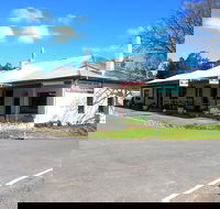 The Elphinstone Hotel - Sunshine Coast Tourism