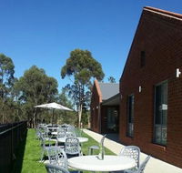 Farmers Arms Hotel - Holiday Sunshine Coast