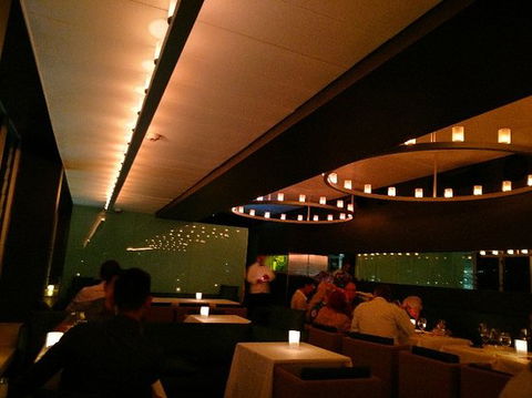 Icebergs Dining Room & Bar - Holiday Sunshine Coast 0