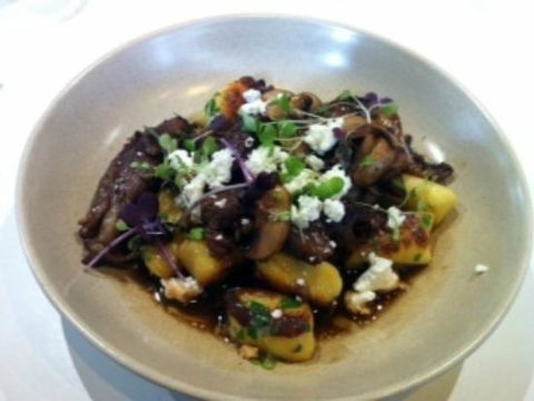 East End Hub - Holiday Sunshine Coast 0