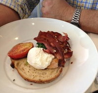 Cafe Longshot - Holiday Sunshine Coast