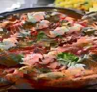 Farina Pizzeria - Sunshine Coast Tourism