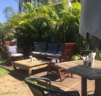 Art Shelter - Holiday Sunshine Coast
