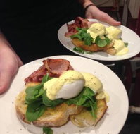 Le Cafe on St George - Sunshine Coast Tourism