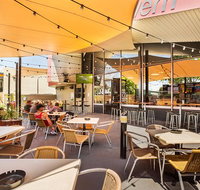 Smithfield Tavern - Holiday Sunshine Coast