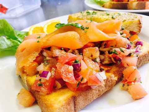 Lakeside Cafe & Restaurant - Sunshine Coast Tourism 0