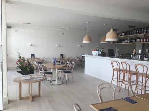 Tony's Italian Ristorante Bar & Seafood - Holiday Sunshine Coast 0