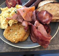 Crossroads Hotel - Holiday Sunshine Coast