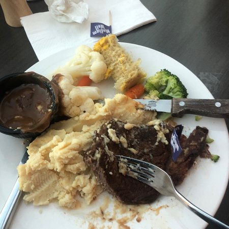 Mounties Terrace Bar & Cafe - Holiday Sunshine Coast 0